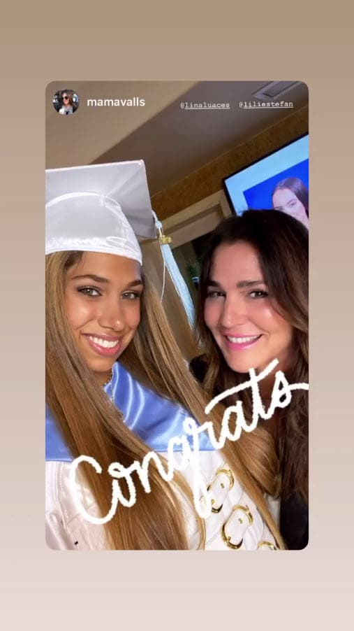 Algunos de sus seres queridos estuvieron reunidos en casa de Lili para celebrar con la jovencita de 17 años.
<br>