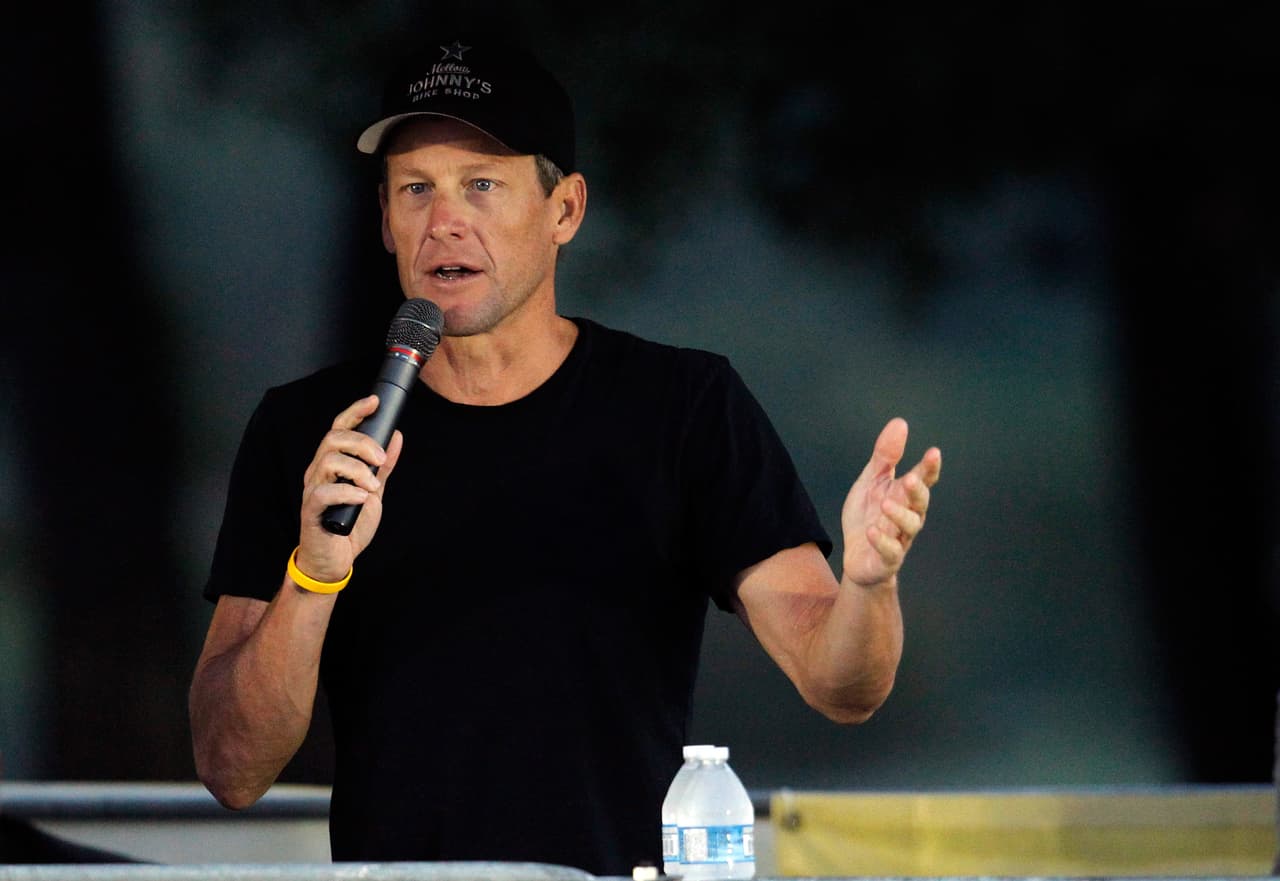 Como no podía ser de otra manera, 
<b>Lance Armstrong </b>perdió todos sus patrocinadores una vez confesó que había ganado siete Tours de Francia dopado. Honey Stinger, Anheuser-Busch, Nike, entre otras marcas se alejaron de su carrera.
