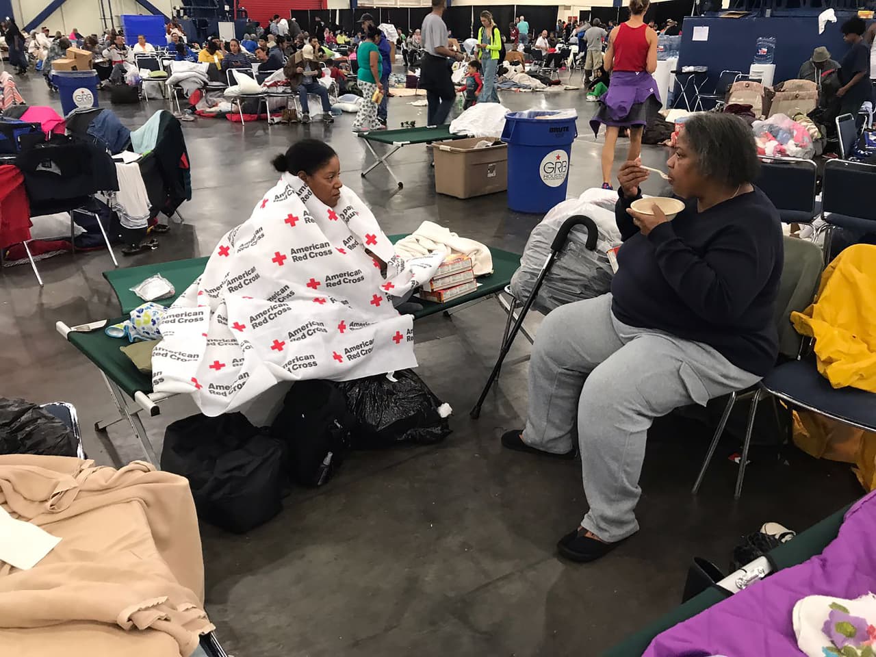 Ubicado en el centro de Houston, ha recibido ya el doble de personas que camas se habían preparado inicialmente.
