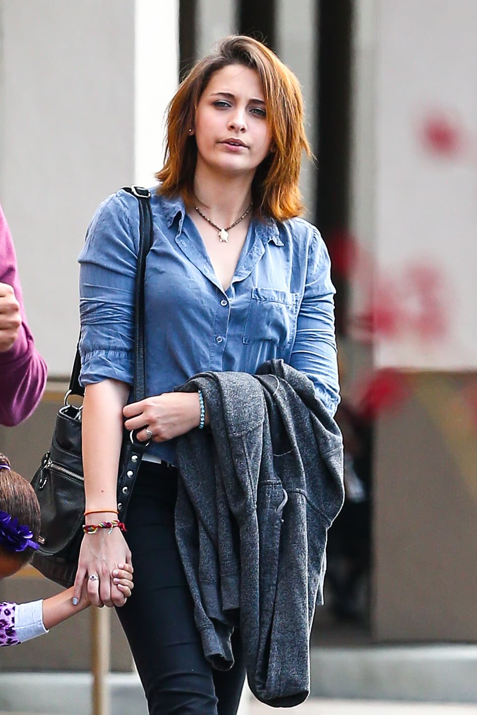 Resultaba frecuente ver a Paris con un street style fresco y cómodo. Así era su vestimenta en marzo de 2014.