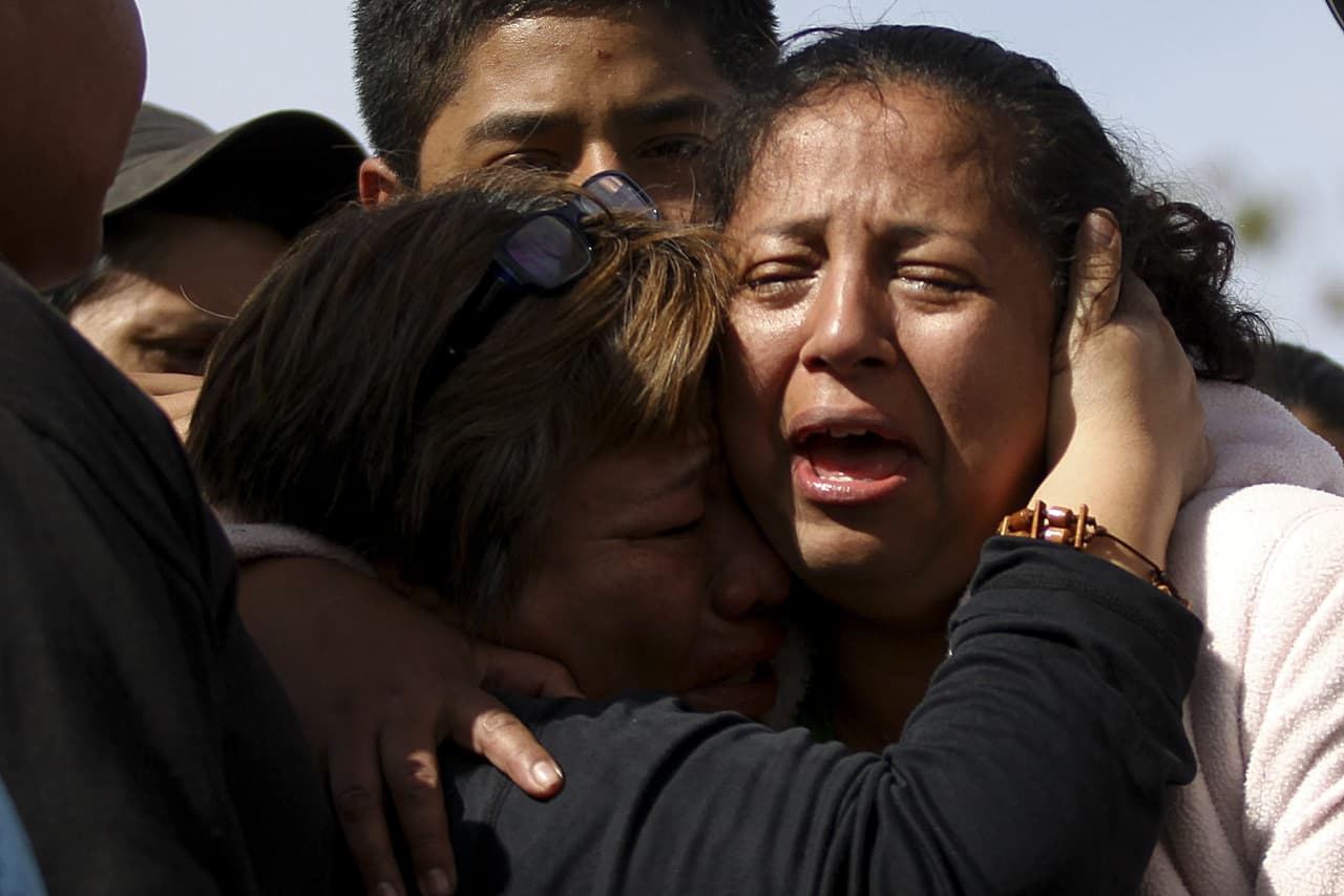 Sin embargo, una vez separados de esa banda criminal, ‘Los Zetas’ libraron un encarnizado enfrentamiento, en cuyo marco
<b> los integrantes del grupo de vallenato fueron asesinados el 25 de enero de 2013 en Nuevo León</b>. Sus cuerpos fueron lanzados a un pozo.