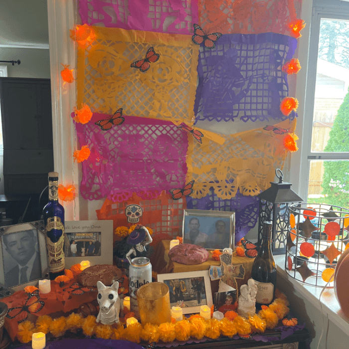 "Mi Madre y mi padre y mis exinas que son como mis segundas madres y mis abuelos paternos".