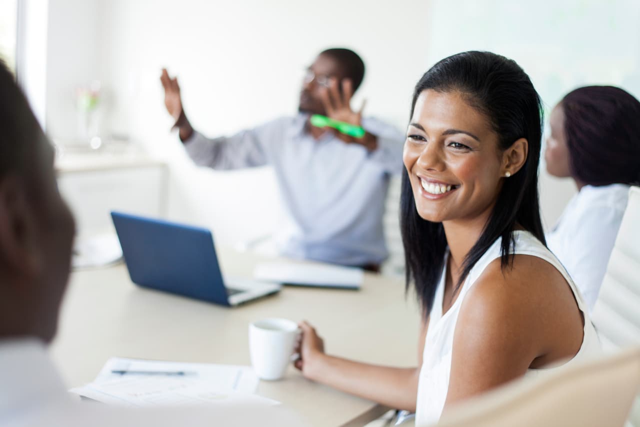 Es una persona que se lleva bien con todos los que conoce y su gran carácter hace que siempre esté rodeada de personas. Detesta meterse en la vida de nadie sin permiso, pero quiere que los suyos la respeten de la misma manera. Es abierta y leal y suele preocuparse por los amigos y seres queridos.