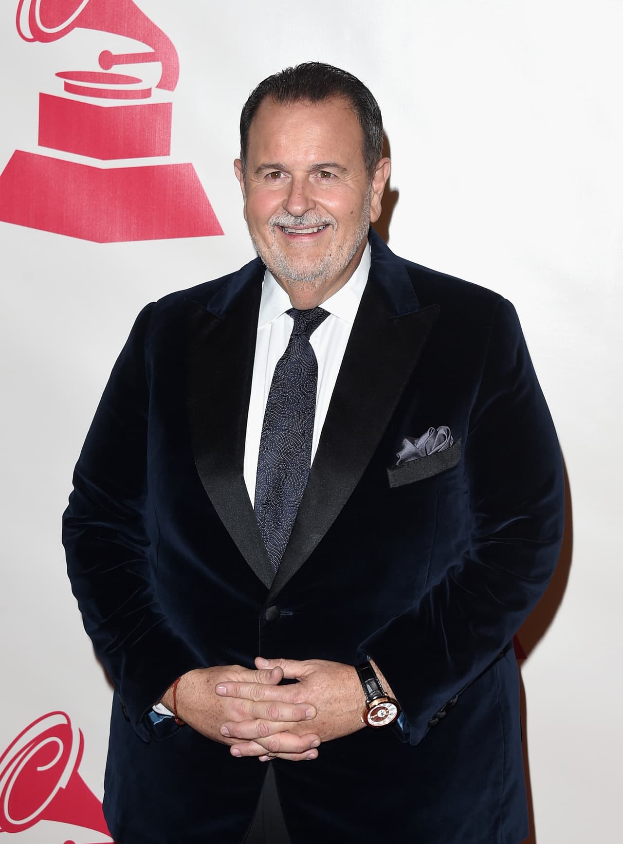 “Todavía tengo el reloj y el recibo. Lo compré en un lugar de Rolex en el centro de Miami por alrededor de $1,800 y ahora se vende por alrededor de $15,000”, dijo Raúl.