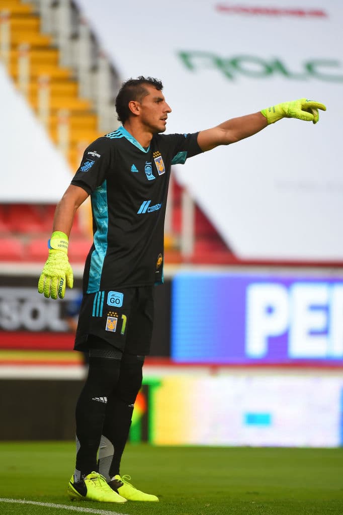 Nahuel Guzmán da su quinto positivo de COVID-19