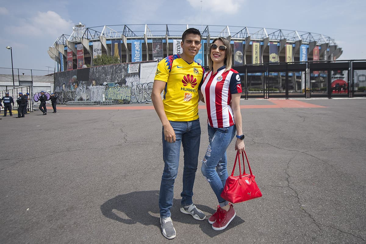 Foto de accion del partido America vs Guadalajara correspondiente a la jornada 11 del torneo Apertura 2018 de la Liga BBVA Bancomer realizado en el estadio Azteca. Action photo of the America vs Guadalajara game corresponding to day 11 of the 2018 Apertura tournament of the BBVA Bancomer League held at the Azteca stadium. EN LA FOTO: