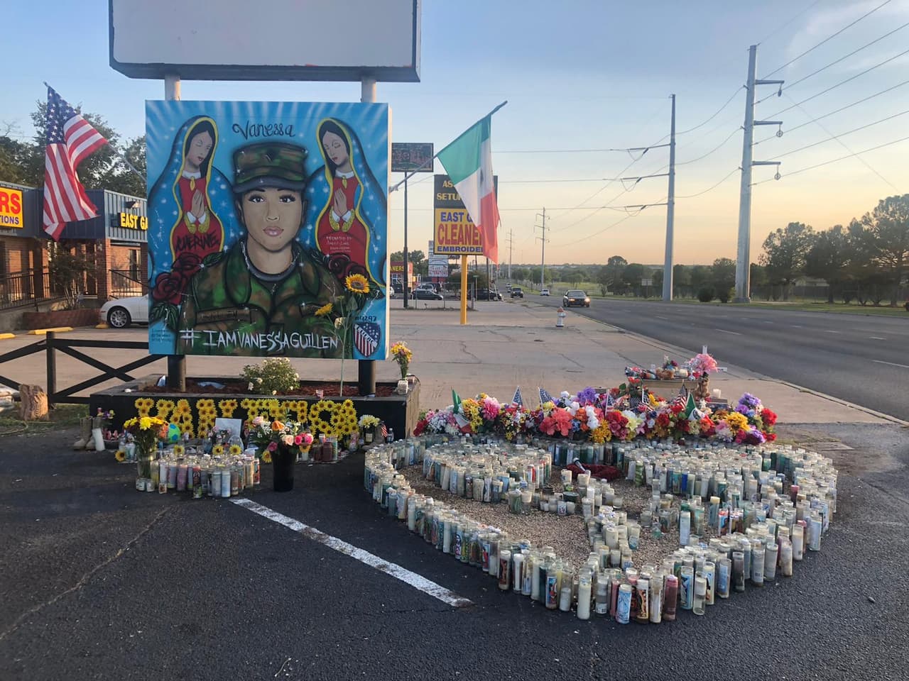 Miembros del grupo organizaron el área y restablecieron el mural a como estaba antes de que la persona lo intentara destruir.