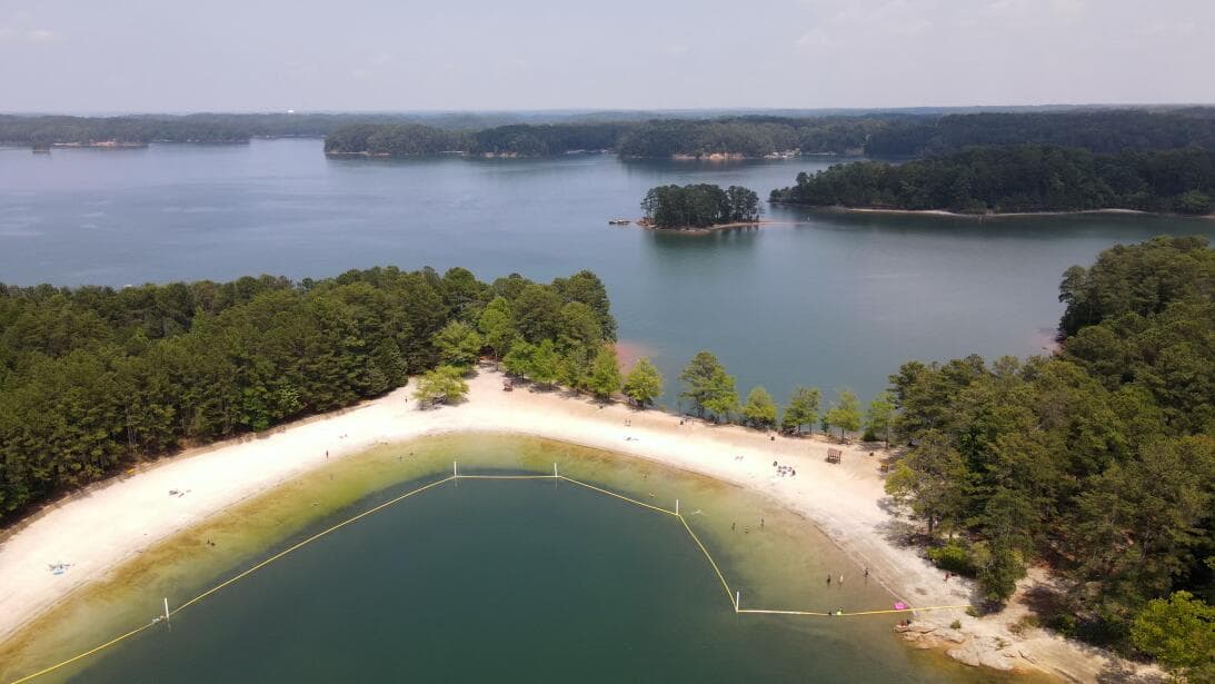 <b><a href="https://www.univision.com/local/atlanta-wuvg/mejores-lagos-de-georgia-para-visitar-en-el-verano-2023-fotos">Relacionado: Así son los mejores lagos de Georgia para visitar en el verano 2023</a></b>