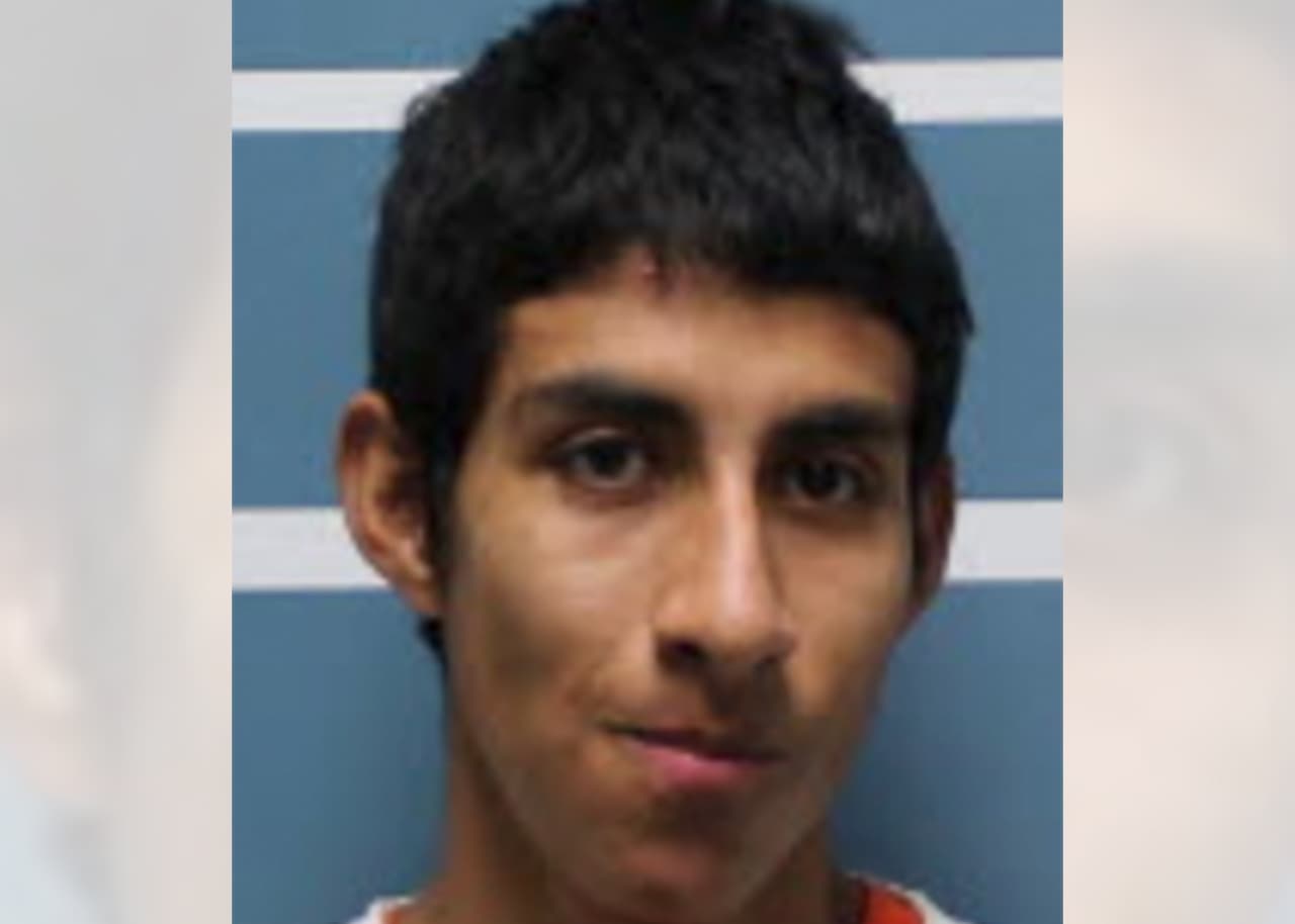 Andres Terrazas, 24, residente de Visalia.