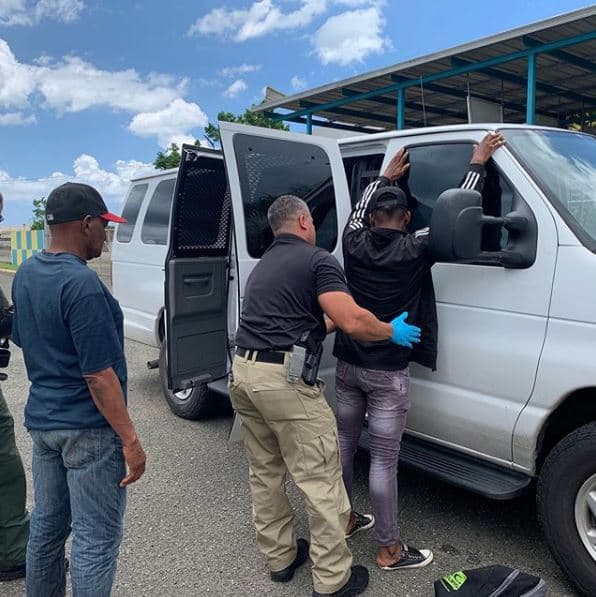 Detienen a 39 inmigrantes dominicanos que llegaron a la isla de Mona