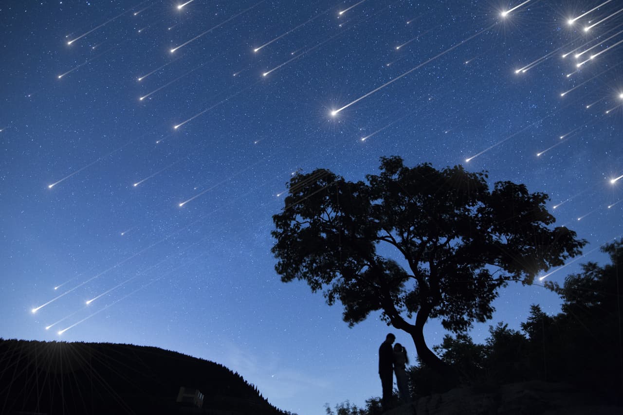 En efecto, después de la medianoche y durante todo el fin de semana del 21 y 22 de octubre del 2017 el cielo se llena de meteoritos. Cada una hora 10 o 20 estrellas fugaces iluminan el paisaje estelar.