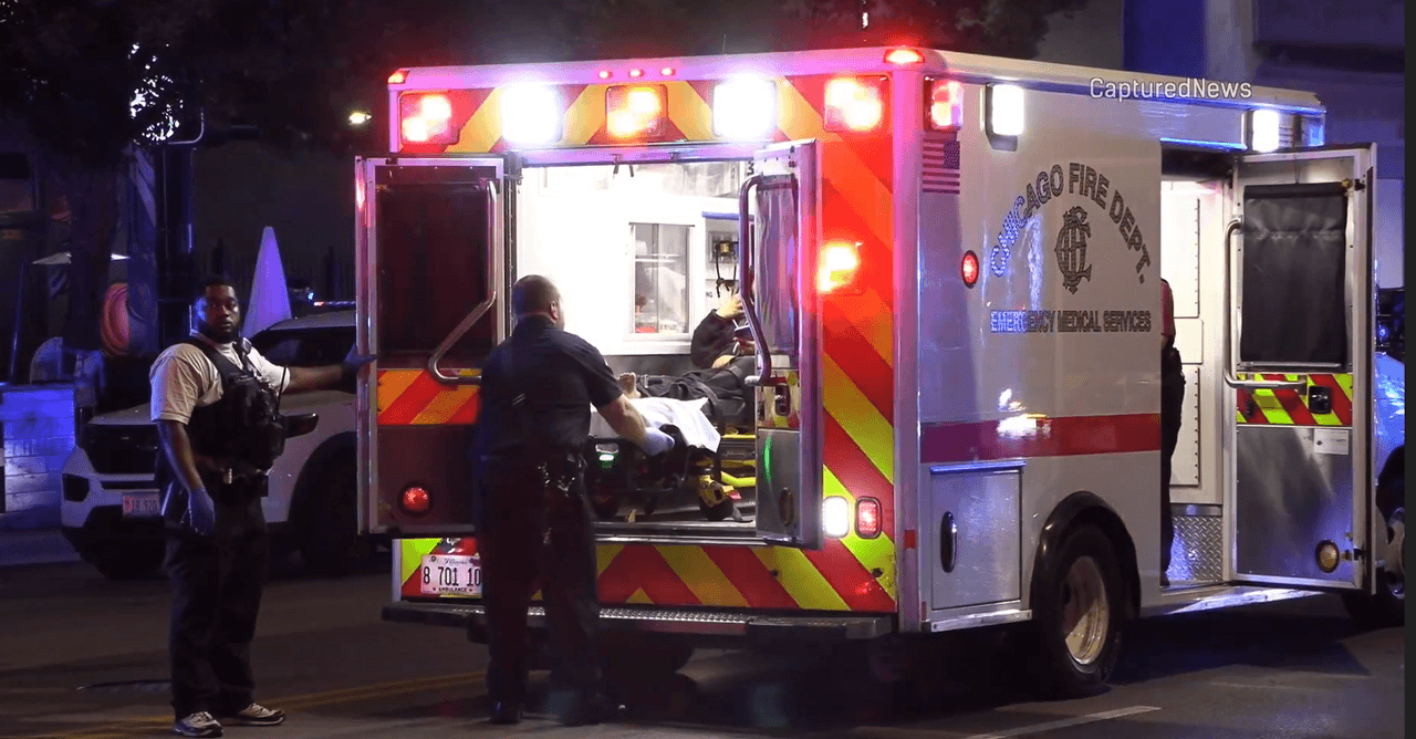 Las cuatro personas fallecidas son: un 
<b>hombre de 25 años con un disparo en la cabeza, otro de 24 años con una herida de bala en el pecho, y dos mujeres que también presentaban impactos de bala en el pecho</b>. Las edades de las víctimas oscilan entre los 21 y 32 años.