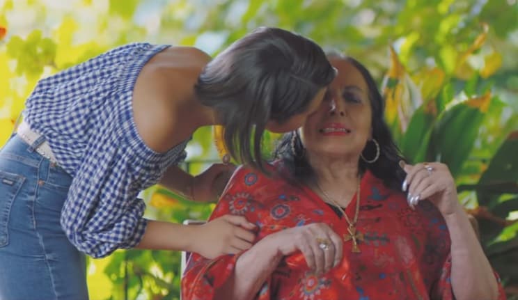 Por tal motivo, fue que Ángela Aguilar quiso rendir homenaje a su querida abuela quien a través de este videoclip regresó a la escena musical y qué mejor que con este tema que tantos recuerdos le trae.