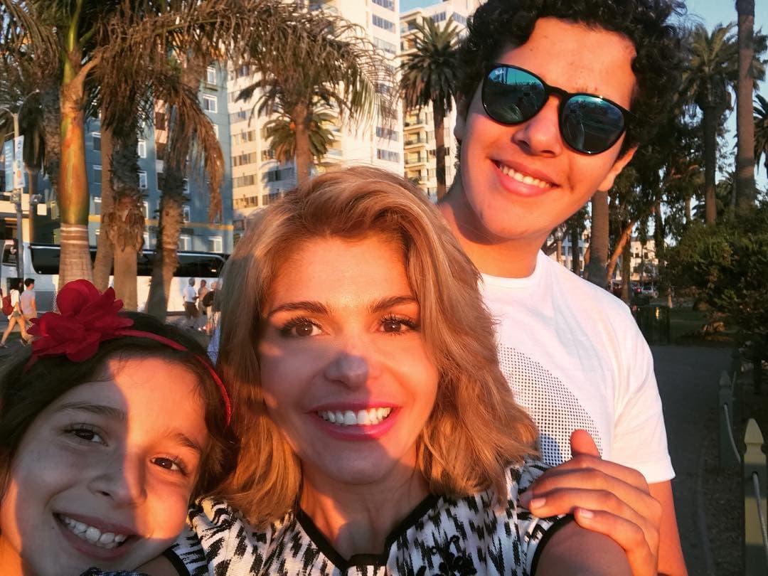 La actriz no ocultó su emoción por saber que estaba con sus dos amores en California, por lo que comentó en Instagram: "Mis ángeles en Los Ángeles", desatando decenas de comentarios de sus fanáticos elogiando a la familia de 
<b><a href="http://www.univision.com/temas/itati-cantoral">Itatí</a></b>.