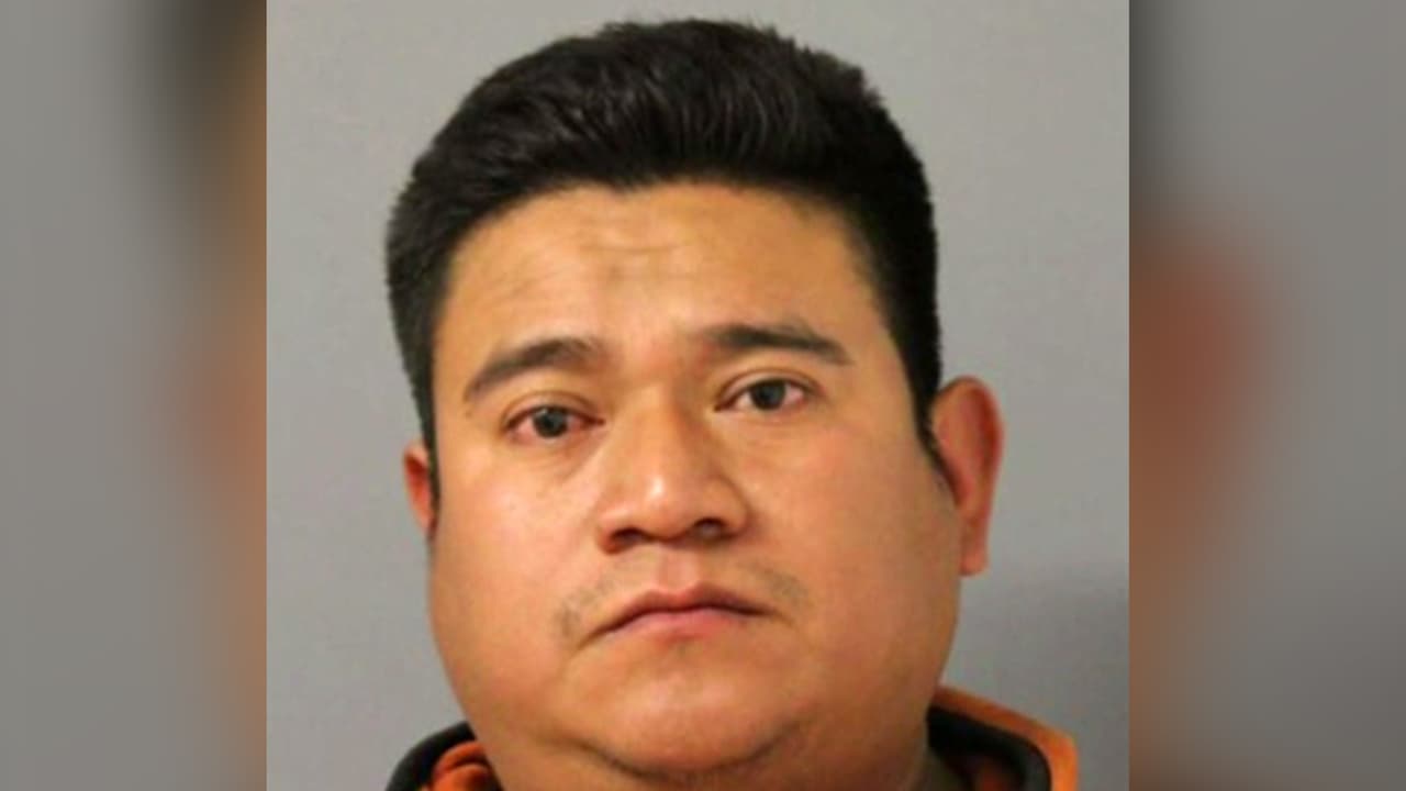 Se orinó en los pantalones porque creía que así pasaría una prueba de alcoholímetro