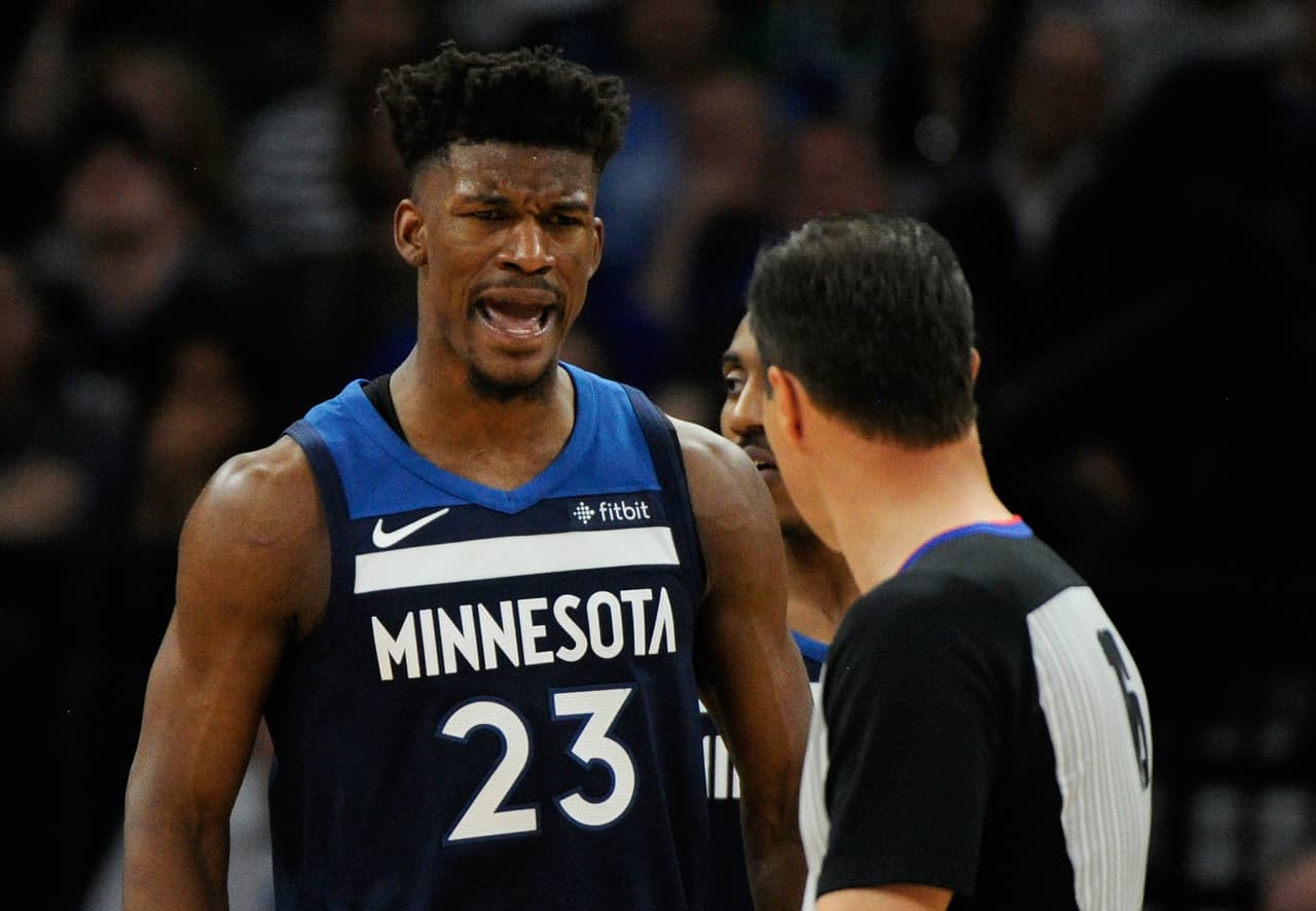 Jimmy Butler no soporta seguir en los Timberwolves y se lo hizo saber a sus compañeros y el GM del equipo.
