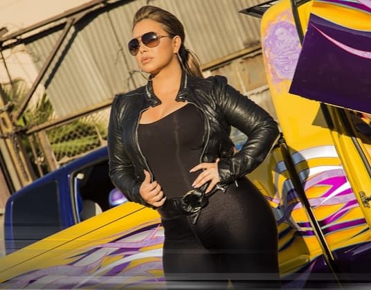 Es por eso que siguió con el ejemplo de su madre y atiende junto a sus tíos, la Organización que Jenni comenzó con 'LoveFoundation'.