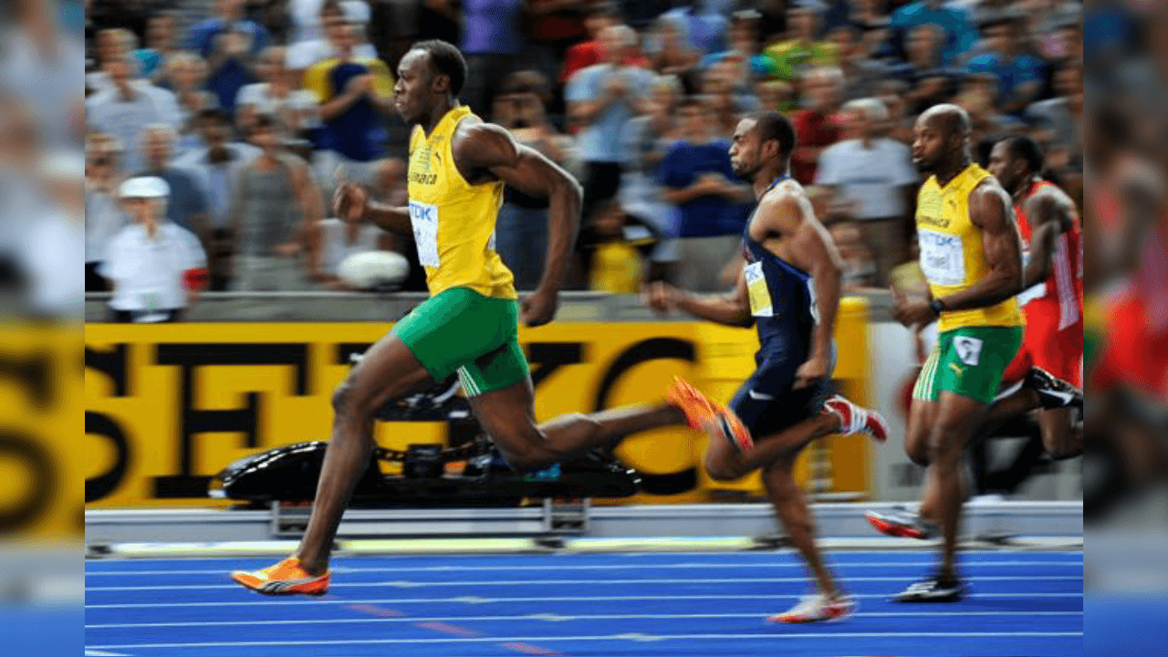 <b>¿Se imaginan a Bale y Bolt compitiendo juntos?</b>
<br>Bolt demostró ser el atleta más veloz del mundo y aún cuando existen diferencias notables y no cabe una comparación con la carrera de Gareth Bale, lo cierto es que el futbolista mostró su gran capacidad atlética ya que el futbol implica un esfuerzo físico extra tras chocar con adversarios, conducir o patear el balón.