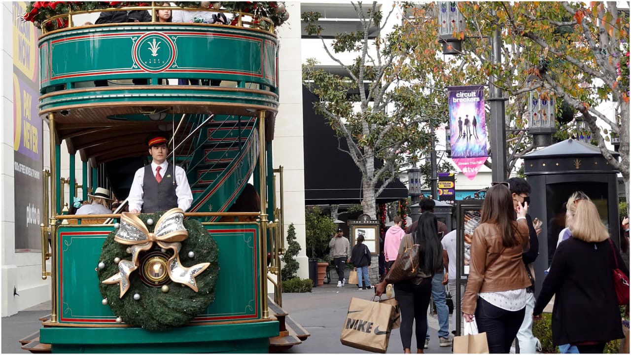 ¿No has comprado tus regalos de Navidad? Consejos para ahorrar dinero en las compras de última hora