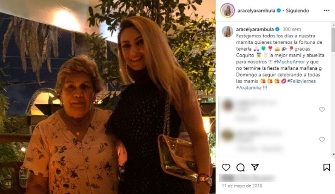 Aracely Arámbula y su mamá.