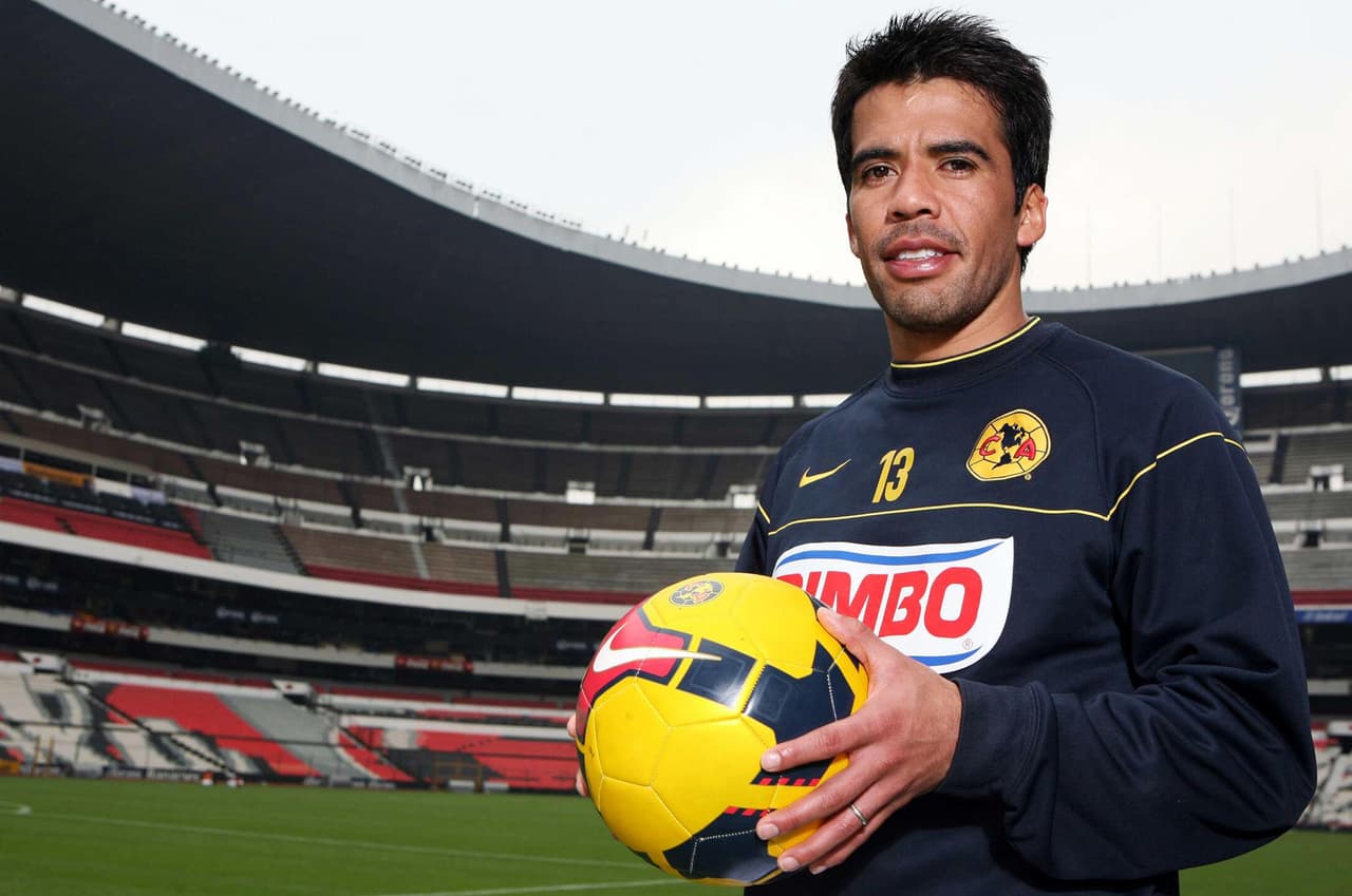 El único que no es un atacante, Pavel Pardo se metió en el Top 10 con 25 tantos en torneos cortos. La mayoría de ellos a balón parado.