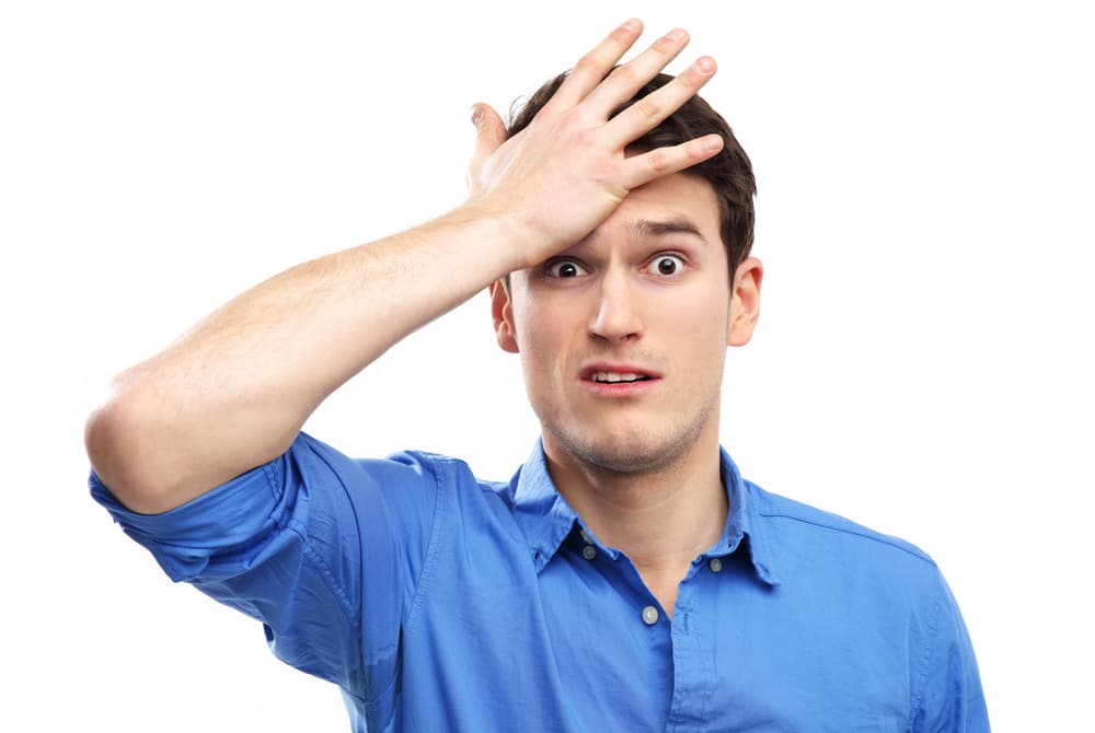 En el lado un poco negativo, pueden llegar a ser considerados personas demasiado frías, calculadoras, tercas, obstinadas, desapegados, criticones, intolerantes o con falta de flexibilidad.