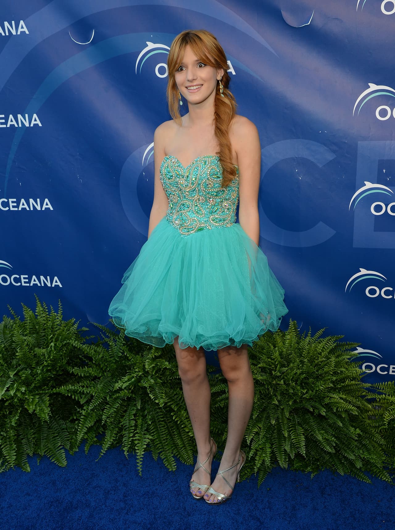 Si vas a elegir un accesorio para complementar este tipo de prendas, procura que sea delicado, pero si no es necesario, lo agregues a tu 'outfit'.