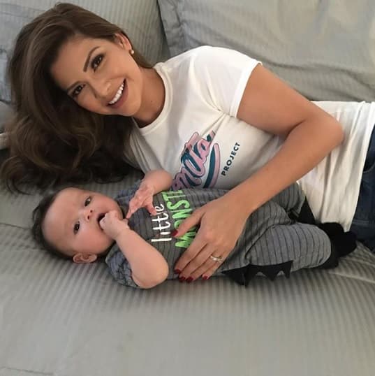 Ana Patricia se ha convertido en una gran madre que cuida y protege a sus dos pequeños. Aunque ha mencionado que no ha sido una tarea fácil se esfuerza cada día en dar lo mejor en sus distintas facetas: ser mami, emprendedora, y por supuesto, conductora de Despierta América.