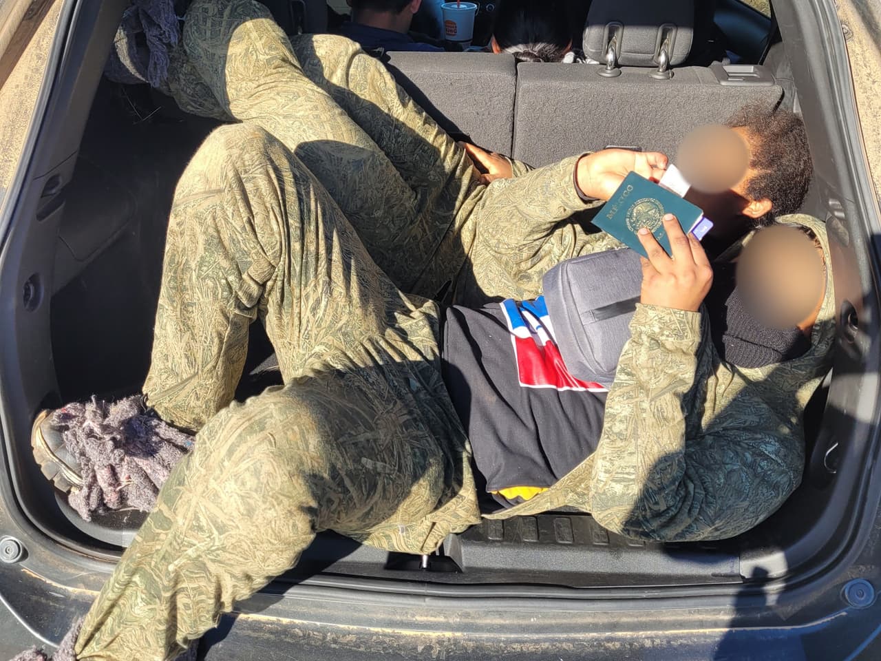 Un agente de la estación Willcox detuvo un vehículo rentado en la carretera SR-90 cerca de Benson, Arizona, el martes pasado.