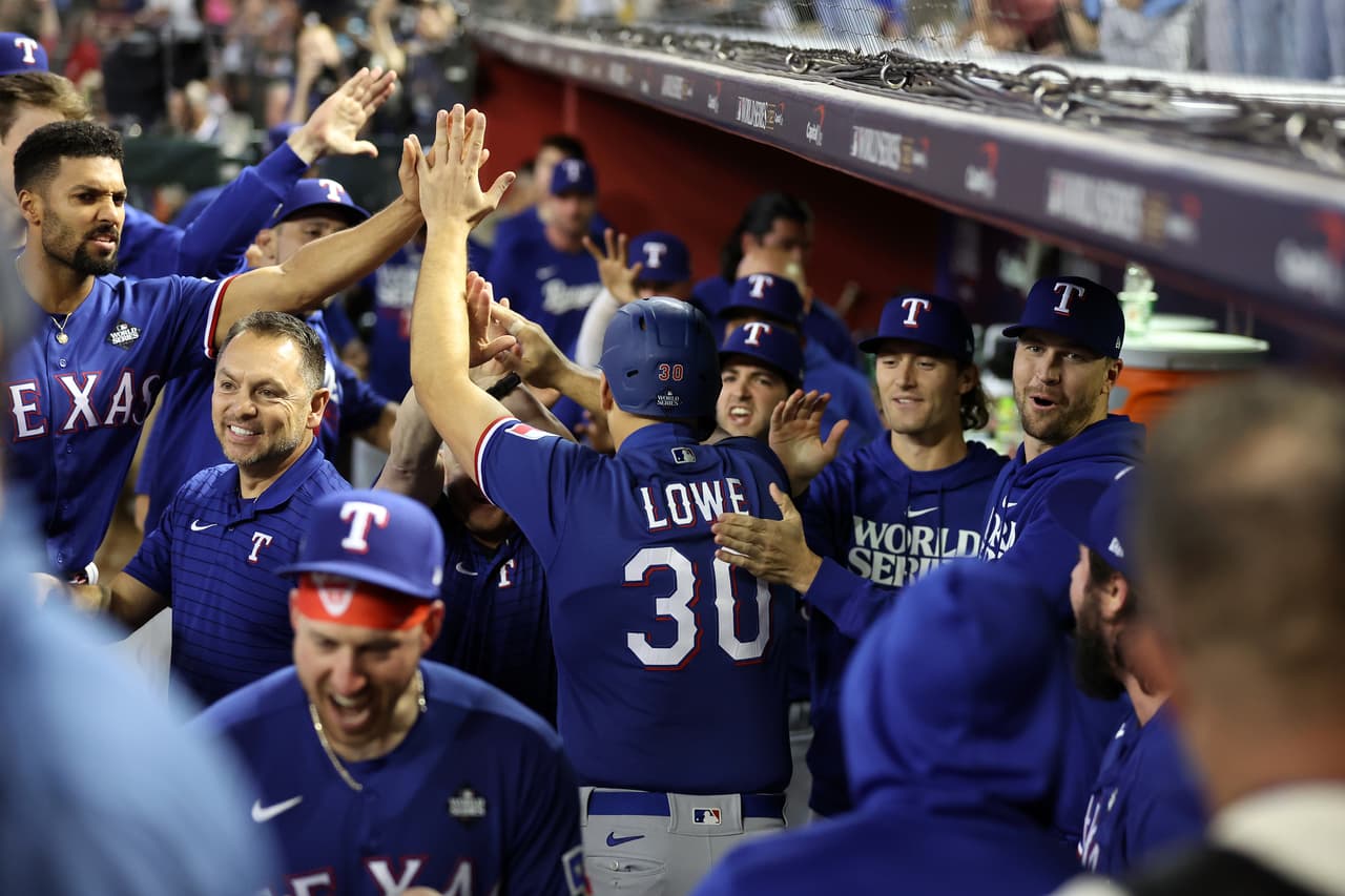 Texas Rangers se impusieron 5 carreras a cero en el quinto juego de la Serie Mundial, para conquistar su primer título de Grandes Ligas frente a los Arizona Diamondbacks.