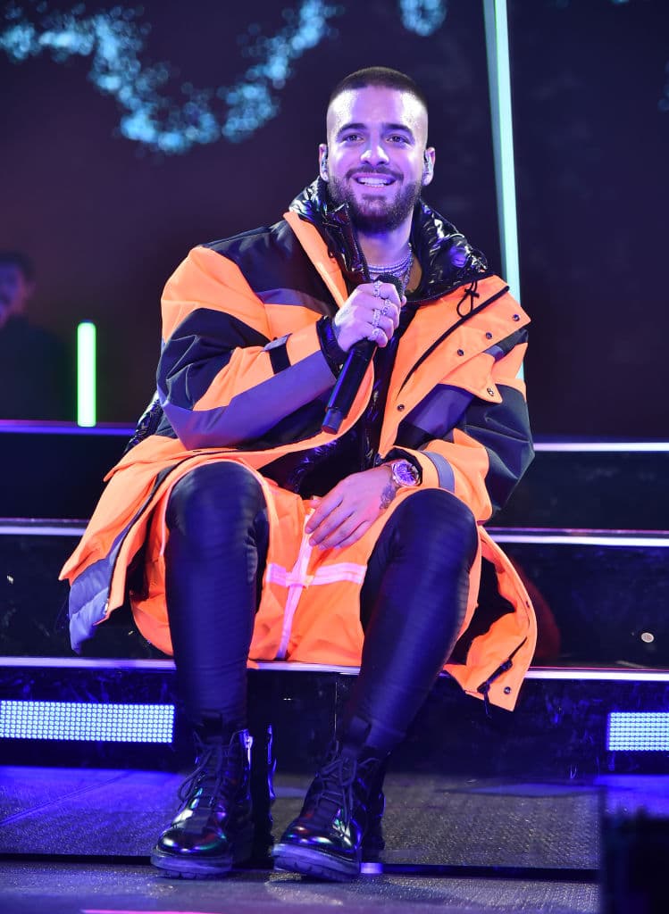 Pues los colaboradores del ‘Pretty boy’ argumentaron que la fecha se interponÃa con la gira que tenÃa programada el cantante y por eso elevaron la cifra.