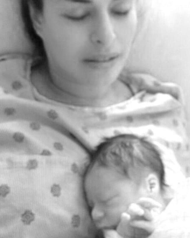 A través de una imagen del recuerdo, el esposo de Galilea Montijo compartió esta fotografía tomada después del nacimiento de su hijo Mateo el 23 de marzo de 2012.