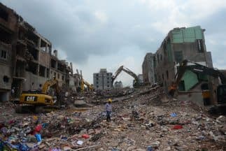 Este tipo de siniestros son relativamente frecuentes en Bangladesh. En la imagen, los restos tras el dramático derrumbe sucedido en 2013 en la Plaza Rana.