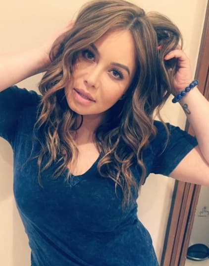 Y para hacer estos regalitos, la cantante decidió abrir las puertas de su clóset....