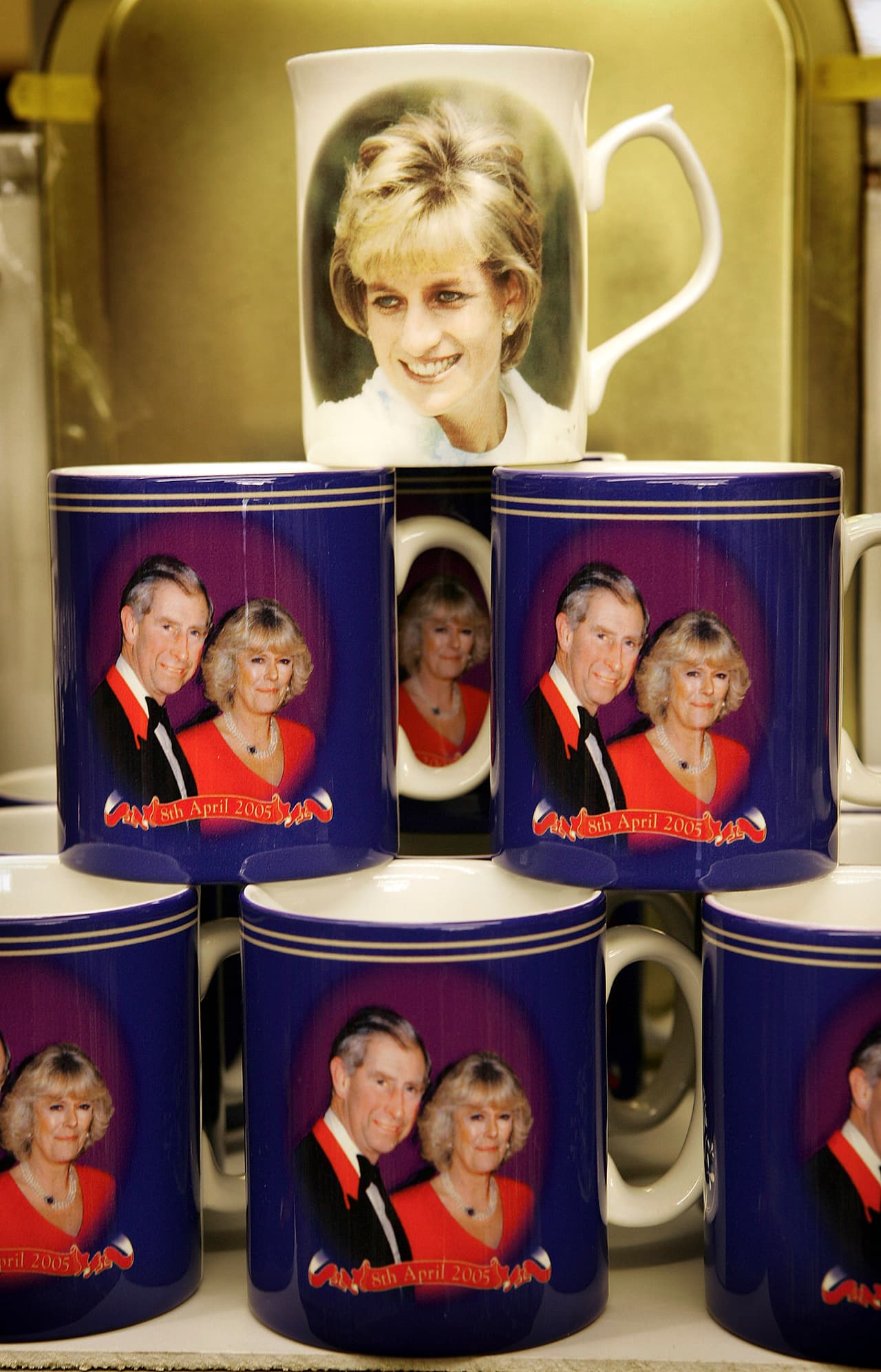 De hecho, en el libro 
<b><a href="https://www.amazon.com/Diana-Her-True-Story-Words-ebook/dp/B002ZAJITW">'Diana: Her True Story in Her Own Words"</a>,</b> de Andrew Morton, se cuenta que Diana decidió presentarse en la celebración del cumpleaños número 40 de Camilla, sin invitación, para dejarle saber que su relación sentimental con el príncipe Carlos no podía continuar.