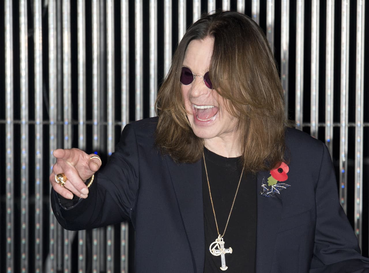 Reconocido por su participación en la banda de heavy metal Black Sabbath, a quien le atribuyen la creación del género, Ozzy Osbourne se convirtió en uno de los músicos más admirados de todos los tiempos.
