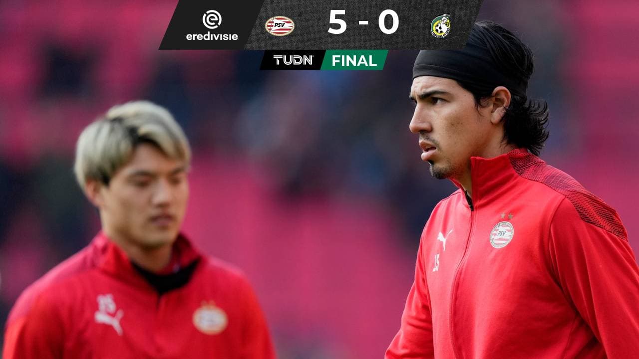 El PSV del Guti goleó y sigue en la lucha por la Eredivisie contra el Ajax.