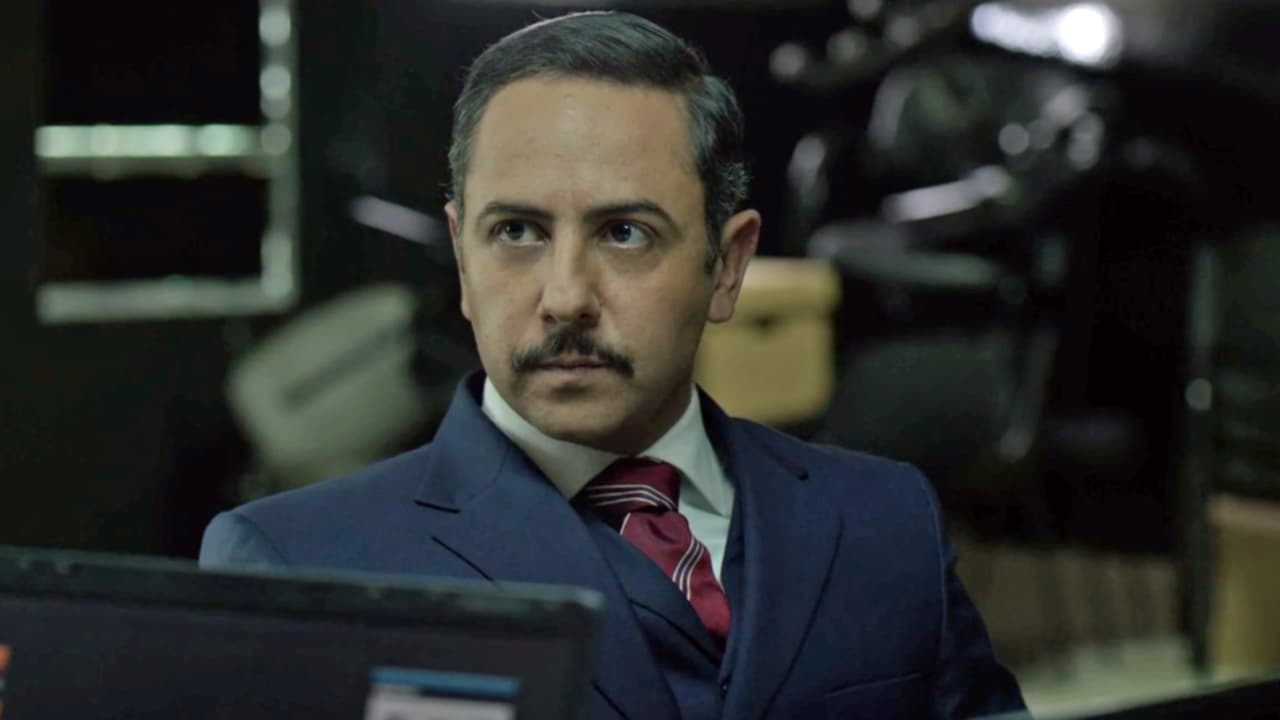 ‘Don Sol’ decidió investigar al círculo más cercano de Andrés Labrador, estaba seguro que alguno de sus colaboradores no tenía un expediente tan honesto y la ambición podría jugar de su lado.