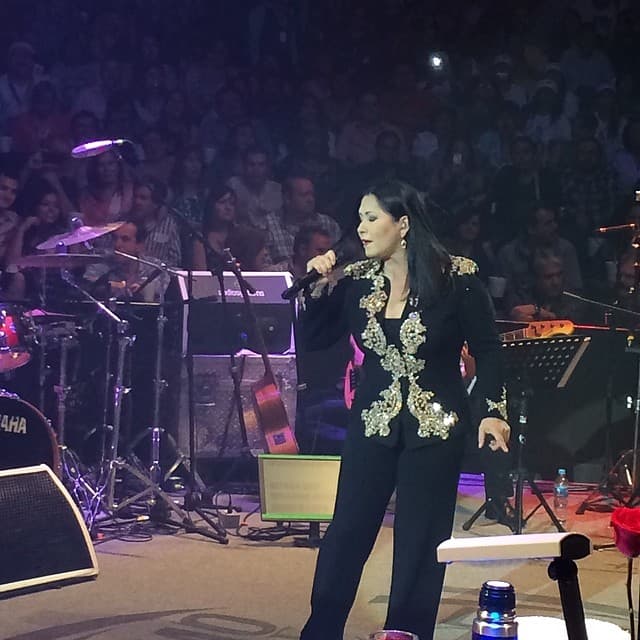 Pero también ha publicado material discográfico en el género ranchero.