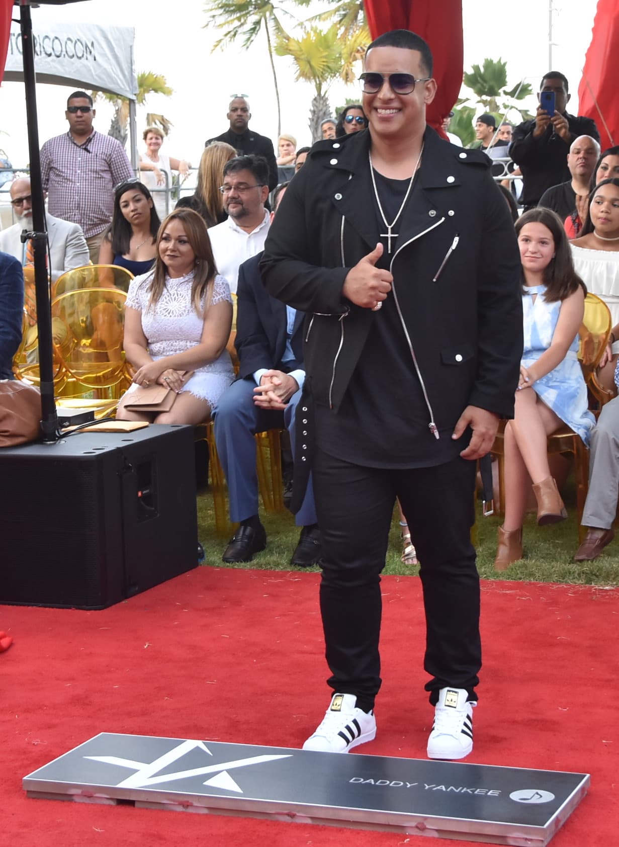 El reggaetonero se convirtió en el primer artista urbano en conseguir este honor.