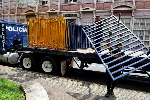 Dicho operativo incluye a más de mil policías costarricenses, unos 150 oficiales de tránsito, autoridades de aviación y las de inteligencia local, además de un número no especificado de funcionaros estadounidenses.