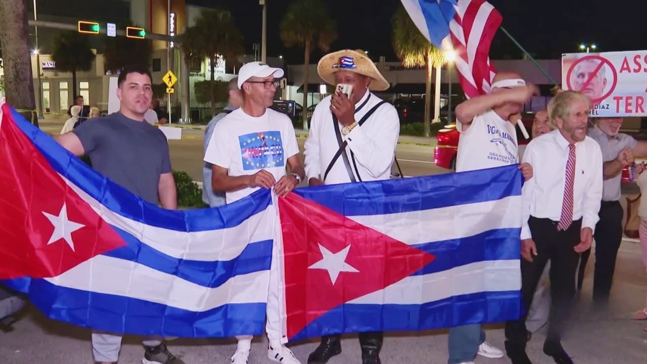 Protestas en el Versailles por Cuba en el Día de los Derechos Humanos: “¡Libertad, libertad!”
