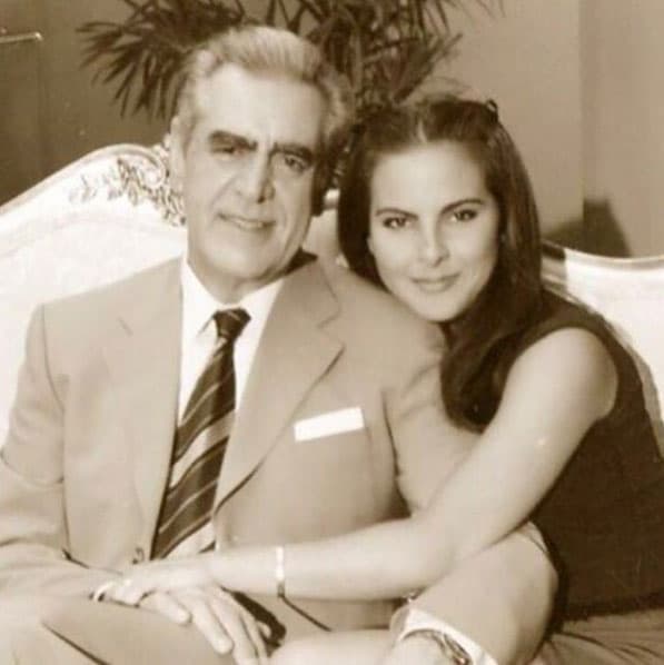 Don Eric siempre apoyó a su hija y le dio sabios consejos para que se convirtiera en una gran actriz, ¡y lo logró!