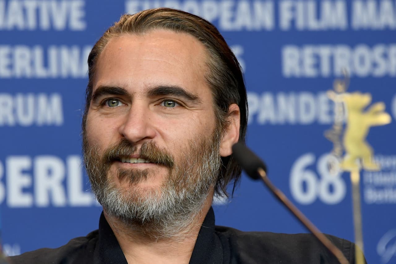 <b>Joaquin Phoenix</b>: el actor de talla internacional nació en 1974 en Fajardo, Puerto Rico. Él siempre recuerda sus raíces latinas y cuando puede, lee obras y practica en español.
<br>