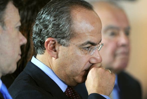 El presidente Calderón hizo en repetidas ocasiones declaraciones de estar dispuesto a que el ejército permanezca en las calles del país en su lucha contra el crimen organizado lo que resta de su mandato, el cual finaliza el 30 de noviembre de 2012.