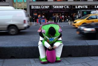 La creación de empleos se desaceleró en febrero en el sector privado en EEUU