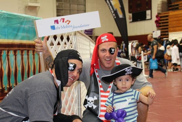 Miles se dieron cita en la séptima edición de la Feria de Educación que se festejó en Cal State Dominguez Hills. Te compartimos fotos de la concurrida celebración escolar.