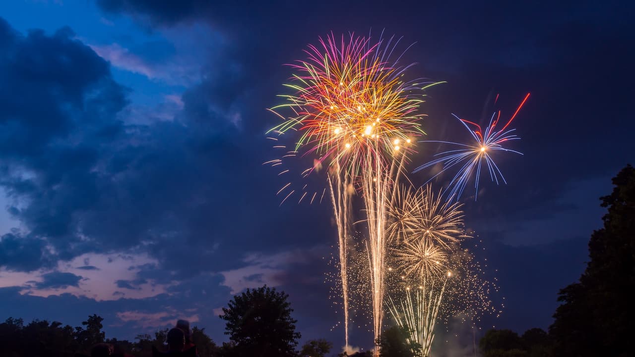 <b>Cudahy</b>
<br>La ciudad de Cudahy emitió un comunicado donde informó que ha decidido posponer la Celebración del Día de la Independencia, programada para el jueves 3 de julio de 2025, debido a los recientes acontecimientos y a la preocupación por la seguridad de los residentes.