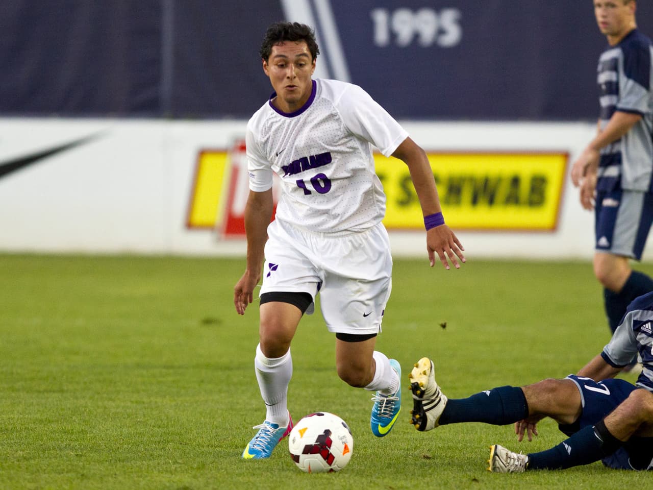 Eddie Sánchez, un habilidoso 10 que destacó en la Universidad de Portland.