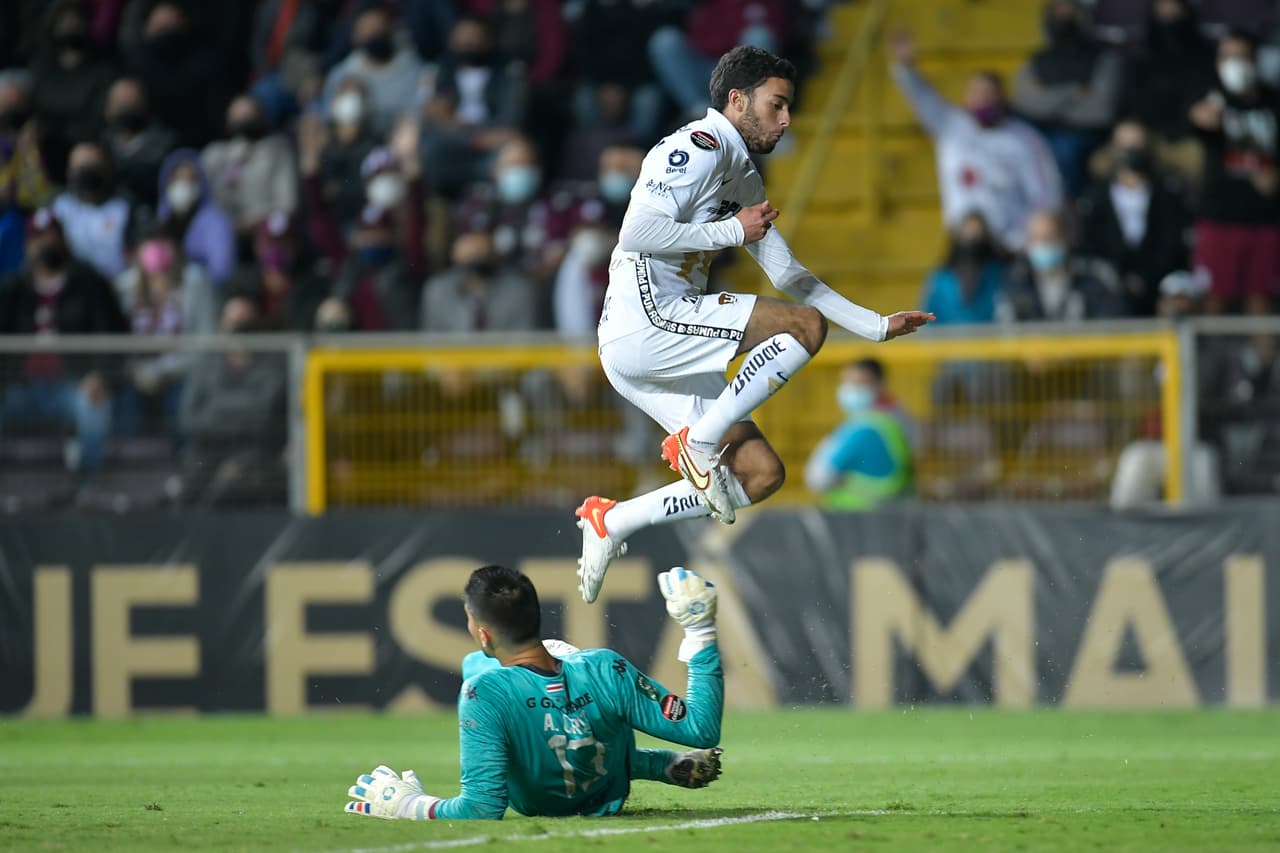 Pumas no logra concretar su ventaja en dos ocasiones y Saprissa termina poniendo el 2-2 definitivo, por lo que todo se decididirá en Ciudad Universitaria.